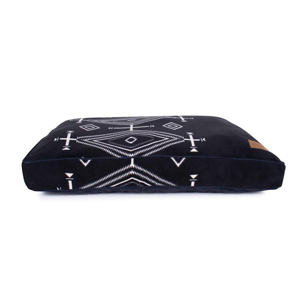 Pendleton Pet Napper - Los Ojos Medium (36"w x 27"d x 4"h) - 1 Count
